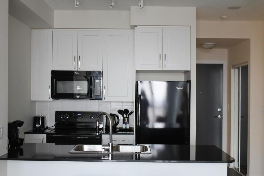 Accurate Plus Furnished Apartment- Brickstone Mews Миссиссага Номер фото