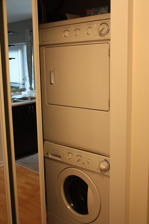 Accurate Plus Furnished Apartment- Brickstone Mews Миссиссага Номер фото