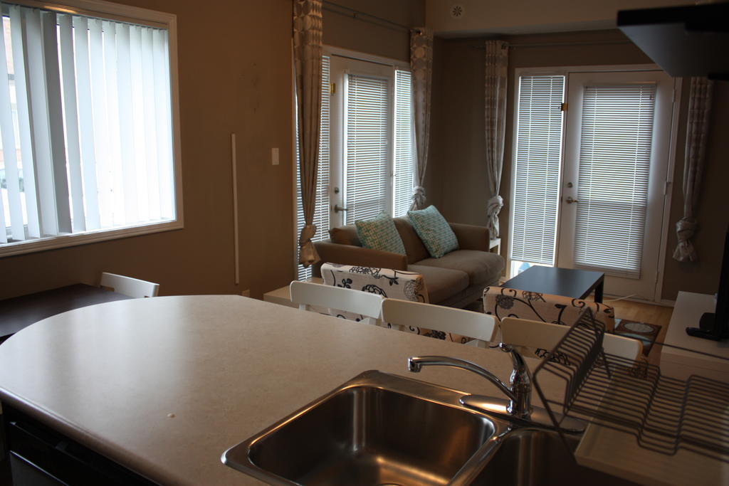 Accurate Plus Furnished Apartment- Brickstone Mews Миссиссага Номер фото